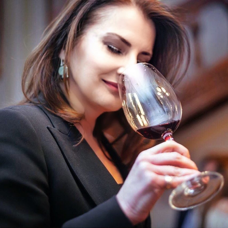 VinoInfluencers - Blog - Diana Pavelescu, VinoInfluencer del mes de Noviembre